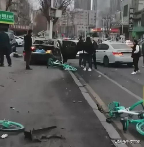 福州一汽车冲撞多人 导致2人死亡